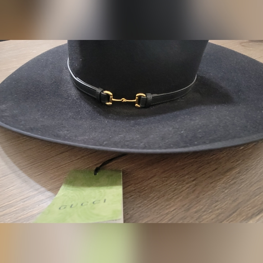 Oversize Gucci hat